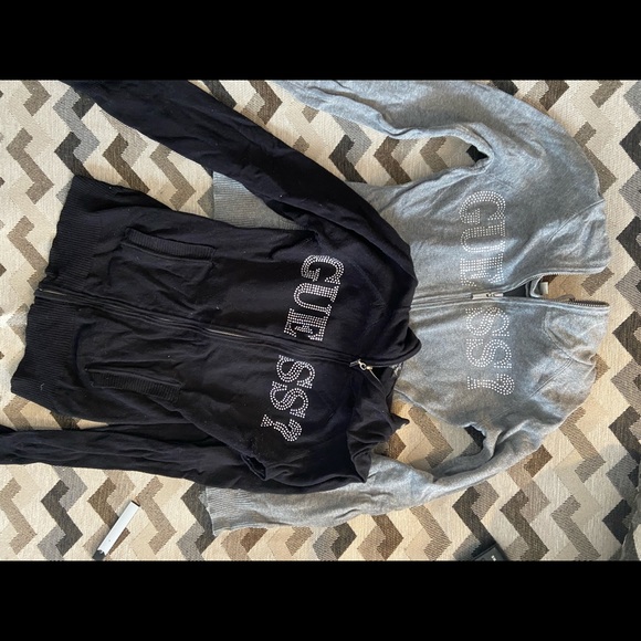 Sweaters - Picture 2 of 5